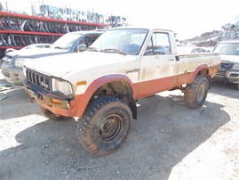 1983 TOYOTA PICK UP YELLOW 2.4 MT 4X4 Z20954